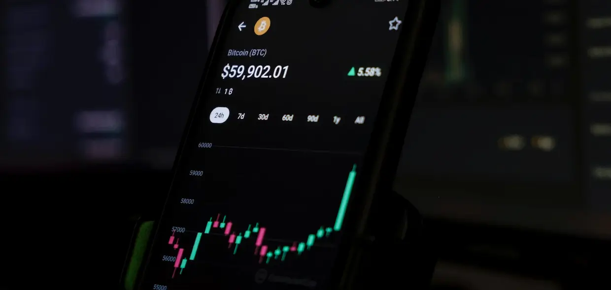 浙农股份人事调整，章祖鸣.、‘洪’晔卸任副总经理，年薪分别为388万、273万居高管前二